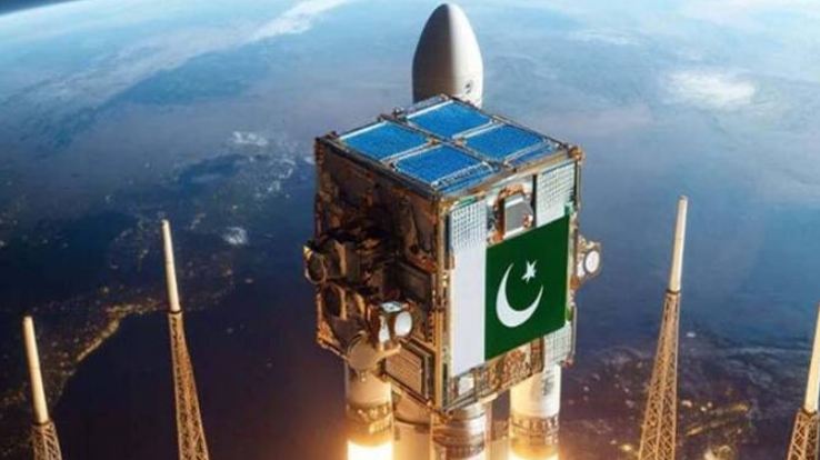 آئی کیوب قمر کی کامیابی کے بعد پاکستان کا نیا سیٹلائٹ لانچ کرنے کا فیصلہ
