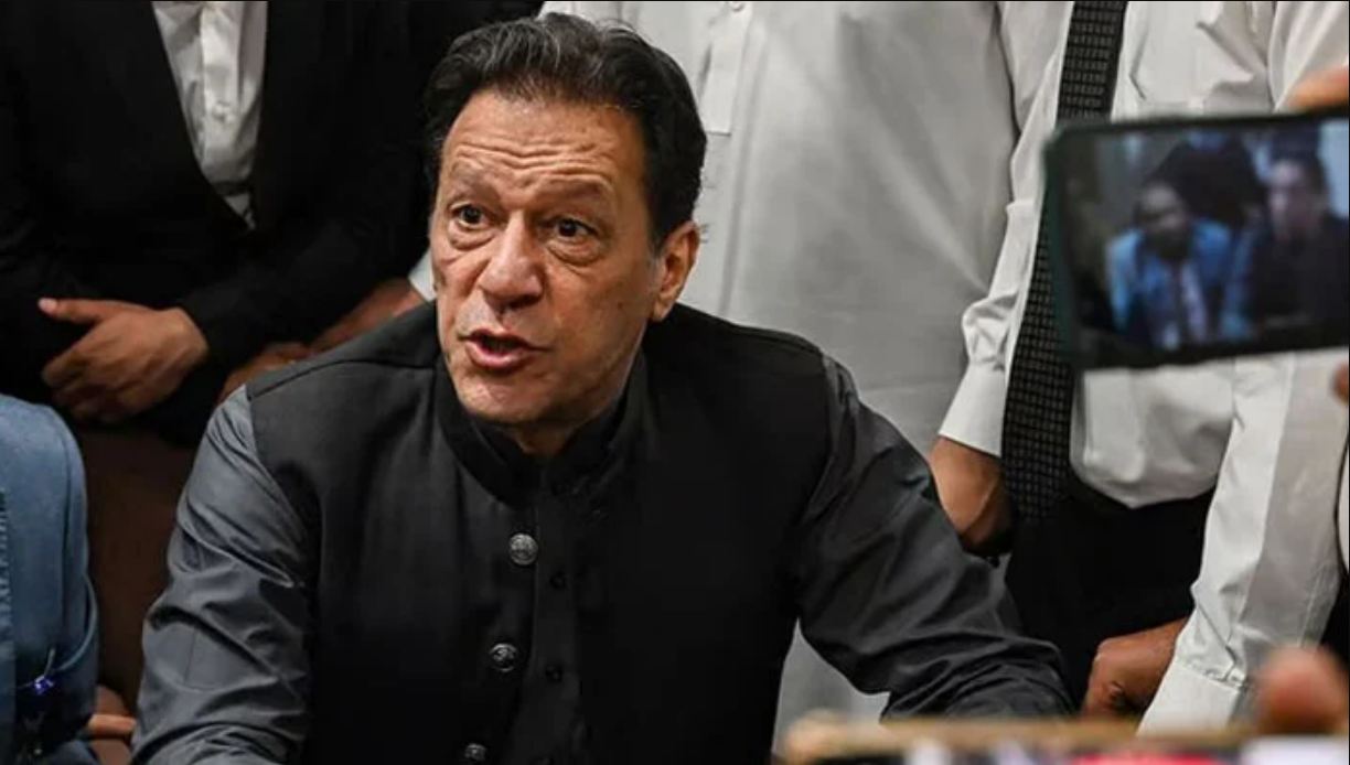 عمران خان نے حکومت کی تعریف کردی