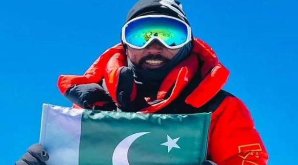 پاکستانی کوہ پیما سرباز علی نے نئی تاریخ رقم کردی