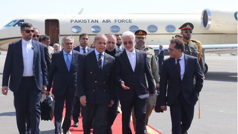 پاک ایران تعلقات میں نئی جان، شہباز شریف کا تہران میں تاریخی استقبال