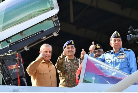 "پاک فضائیہ نے دشمن کے چودہ طبق روشن کر دیے — شہباز شریف"