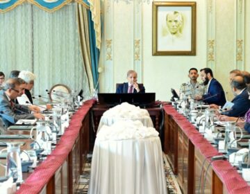 ایف بی آر میں بڑی تبدیلی کی تیاری، وزیراعظم نے عالمی اداروں کو بلا لیا