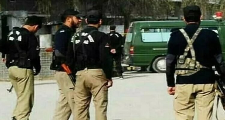 کویٹہ میں دفعہ 144 کے تحت عوامی پریشانی، پولیس ناکوں پر شہریوں کو ہراساں کرنے کی شکایات