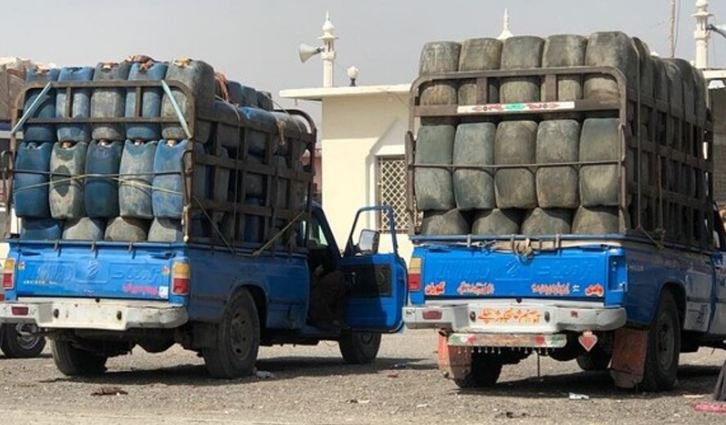 پیٹرول اسمگلروں کی شامت! پمپس سیل اور گاڑیاں ضبط کرنے کا فیصلہ