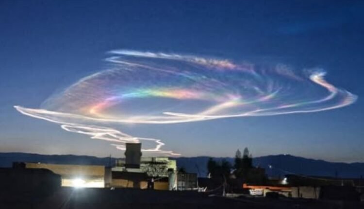 کوئٹہ کے آسمان پر رنگین روشنی، عوام حیران و خوفزدہ