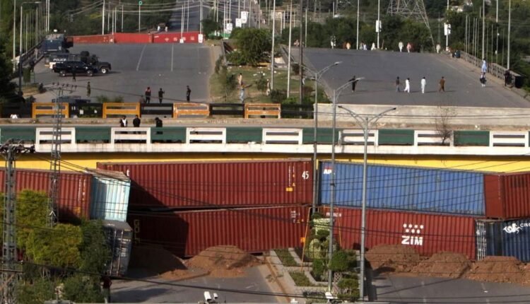 اسلام آباد اور راولپنڈی کی زندگی مفلوج، احتجاج لاہور میں مگر اثر دارالحکومت پر